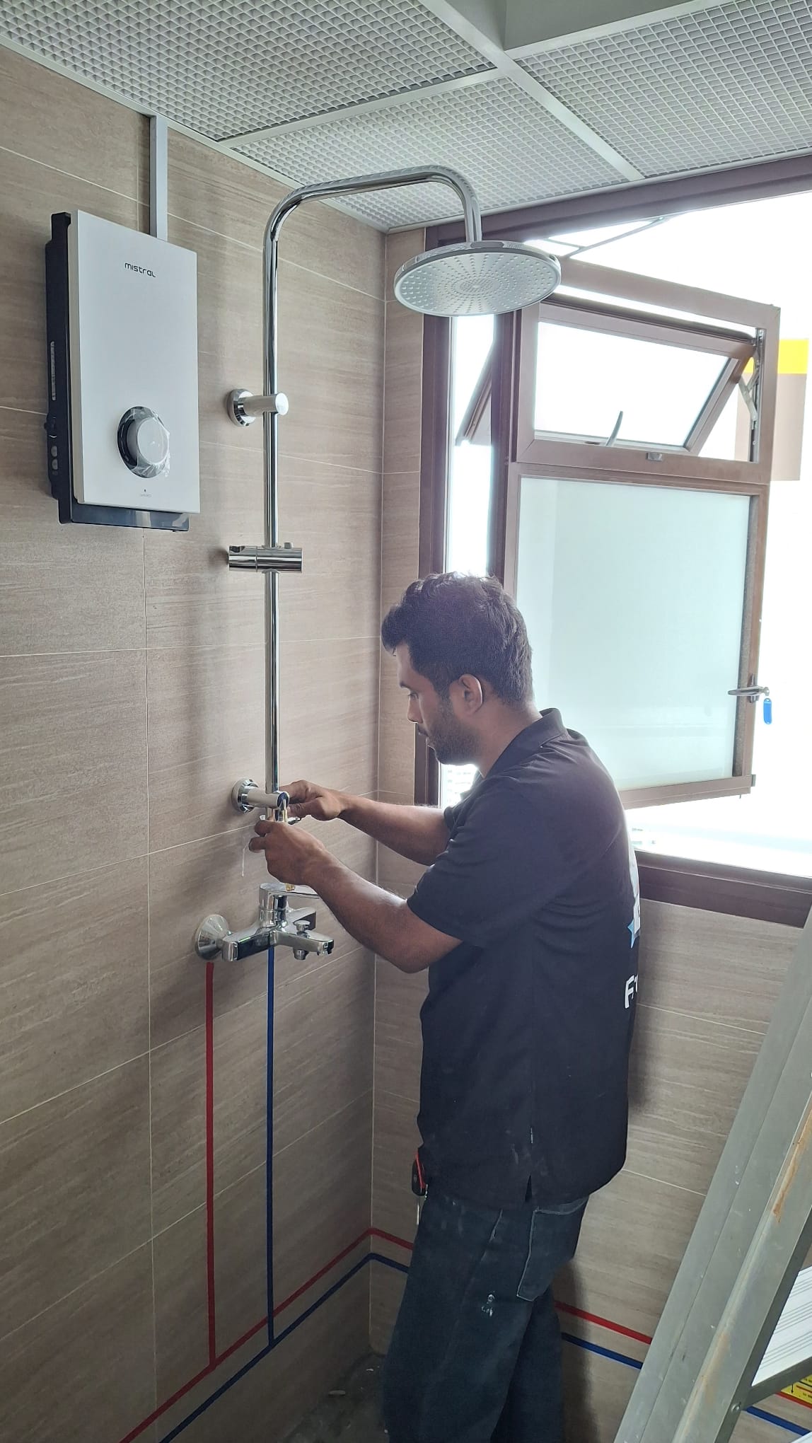 Plumber Singapore for shower plumbing service.